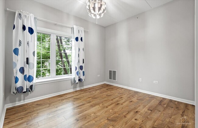 Building Photo - 3501 Wellington Ct