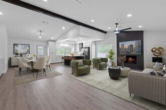 Building Photo - 5113 Loyola Ln