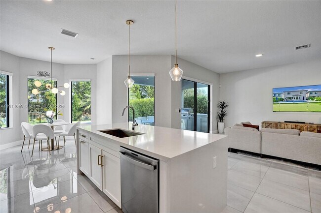 Building Photo - 10795 Oceano Wy