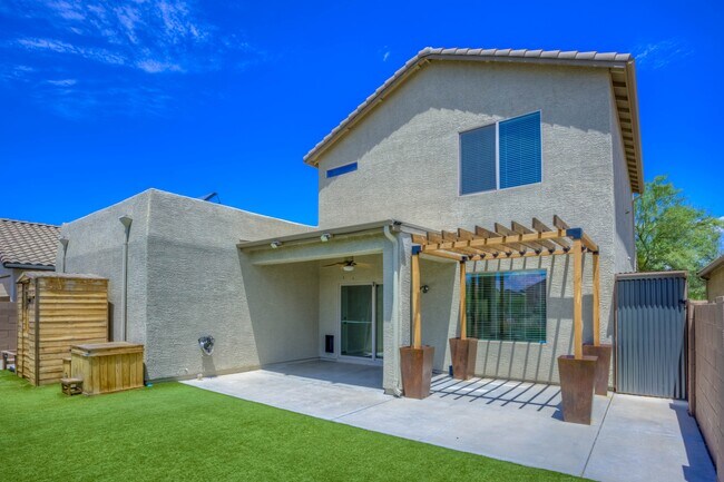 Building Photo - 6028 S Meadow Breeze Dr