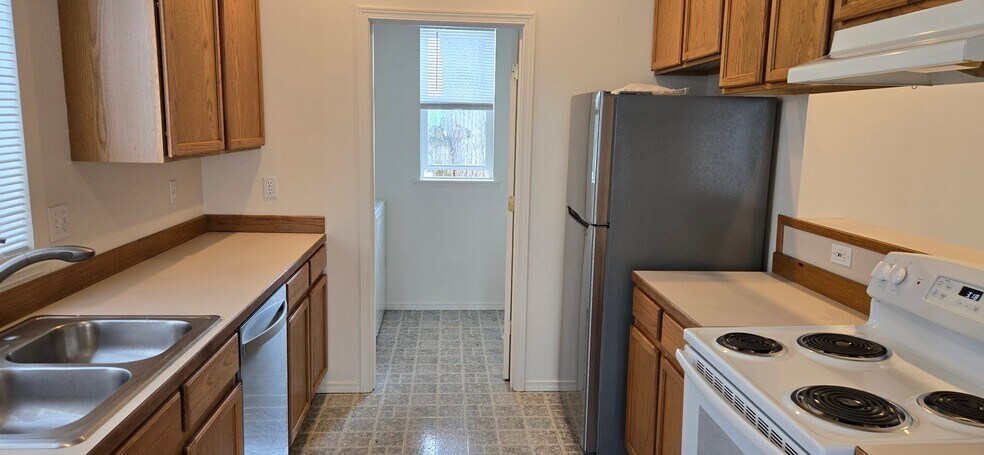 Building Photo - 620 SW 155th St