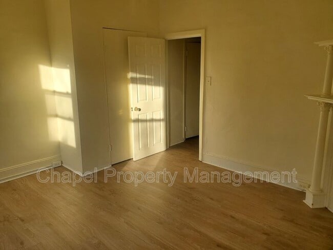 Building Photo - 517 N Wanamaker St