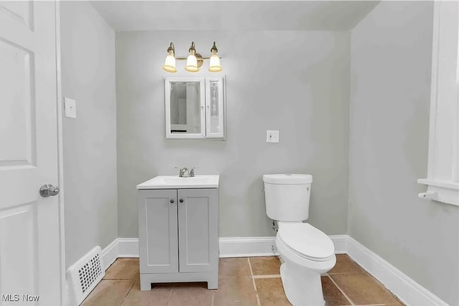 Building Photo - Bright and Spacious 3-Bedroom Home for Rent