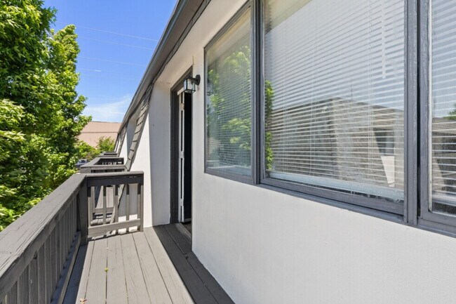 Building Photo - Madison Gardens