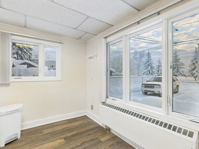 Building Photo - 820 Smythe St