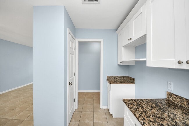 Building Photo - 3511 Palm Ave