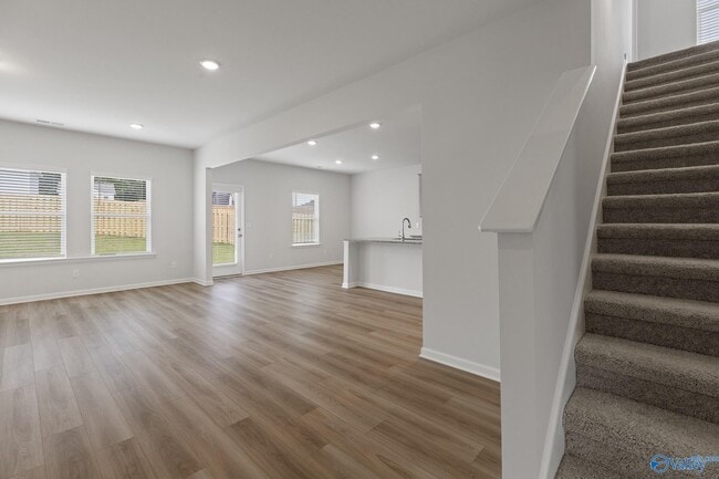 Building Photo - 7202 Fox Gln Cir SE