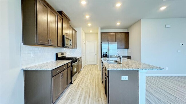 Building Photo - 694 Gabby Pt