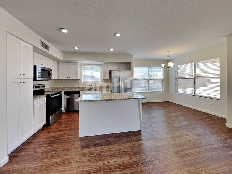 Building Photo - 9824 E Onza Ave