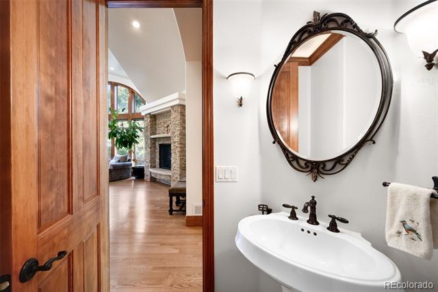 Building Photo - 1705 W Hinsdale Pl