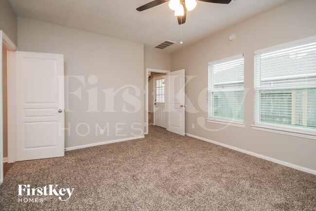 Building Photo - 135 Mustang Stampede Dr