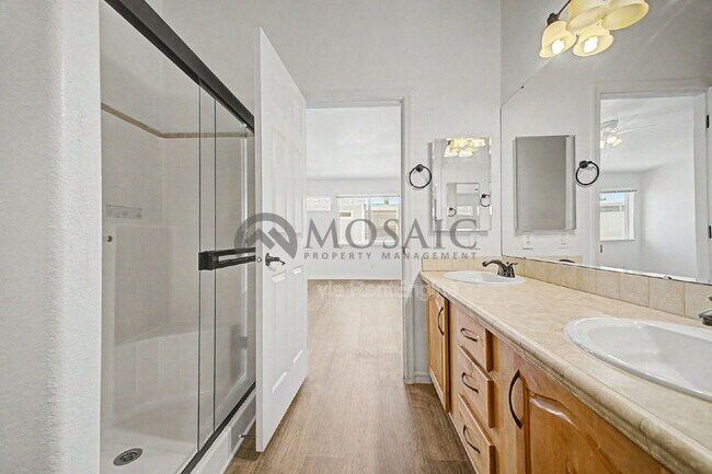 Building Photo - 1625 S 74th St
