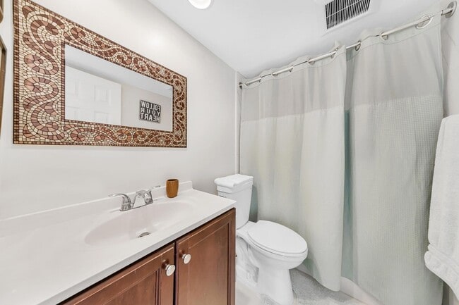 Building Photo - 3091 N Course Dr