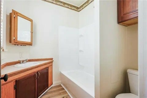 Building Photo - 619 Hamburg Ave