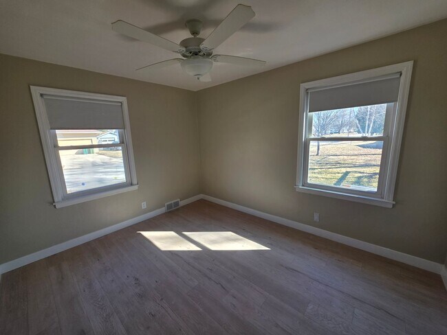 Building Photo - 367 Mohawk Ave