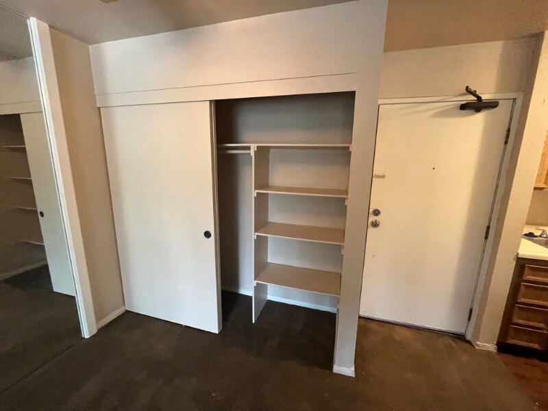 Building Photo - 6650 Amherst St