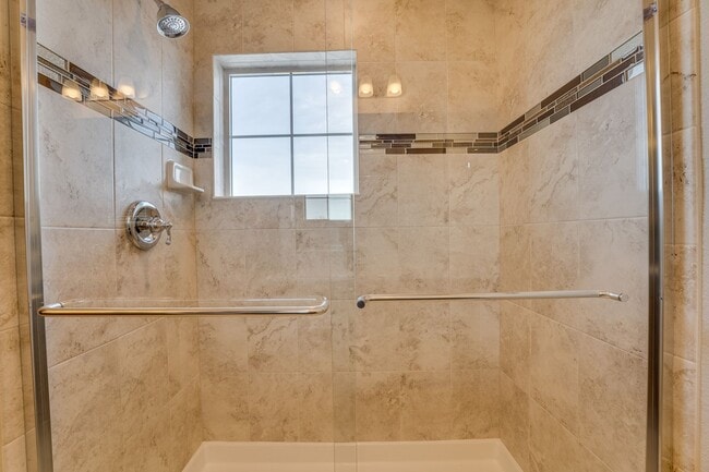 Building Photo - Stunning 3 Bedroom 2 Bathroom townhome in Fort Collins!