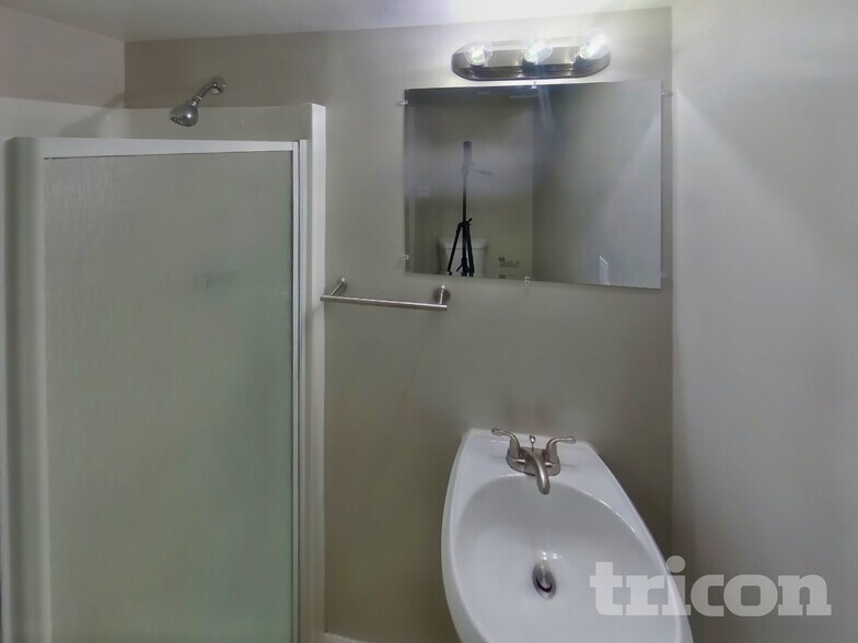 Building Photo - 367 Woodland Green Ct