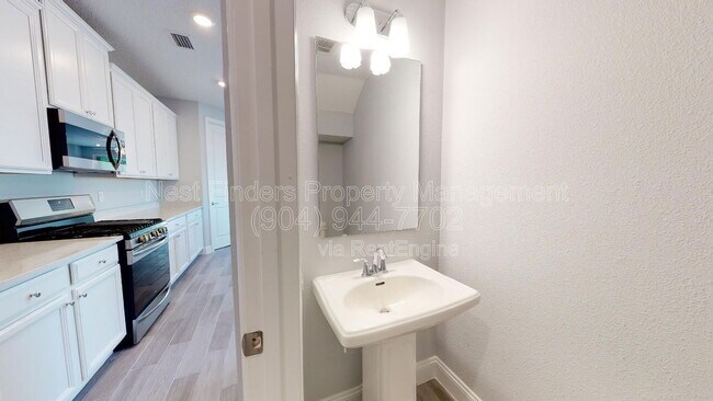 Building Photo - 307 Killarney Ave