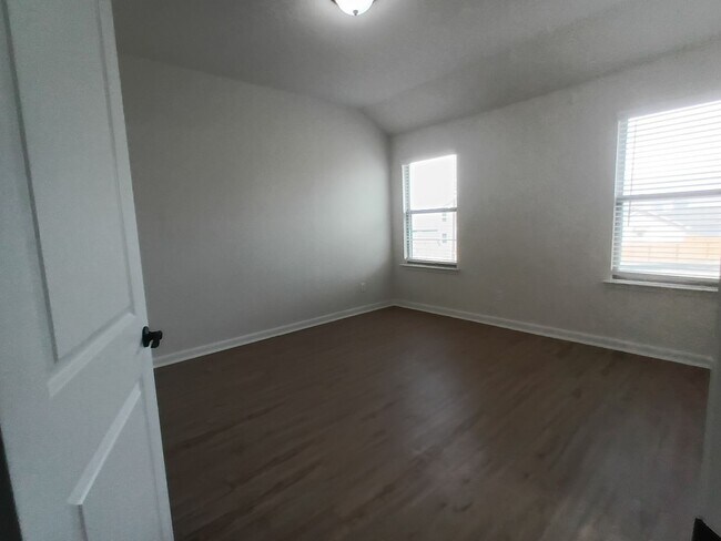 Building Photo - 7518 Astro Fld