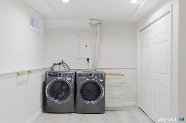 Building Photo - 193 Cypress Rd