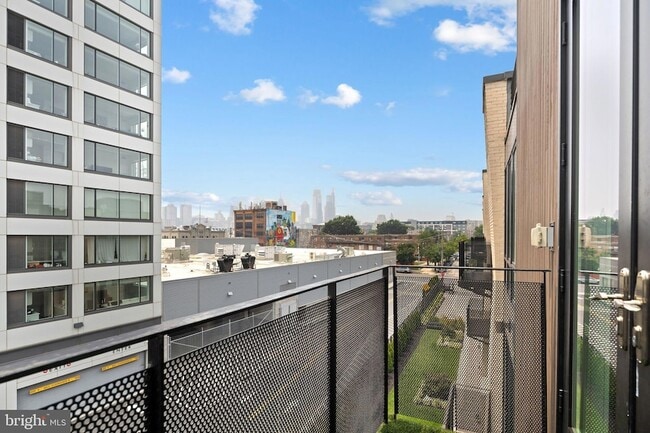 Building Photo - 602 N 5th St