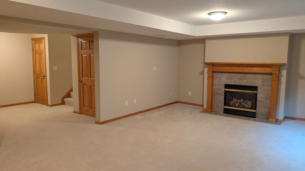 Family room - 2669 Kathleen Ln NE