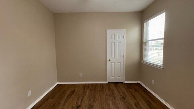 Building Photo - Charming 3-Bedroom Home with Open Floor Plan & Great Community Amenities!