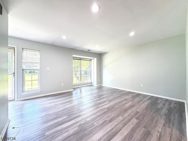 Building Photo - 511 Dunn Cir