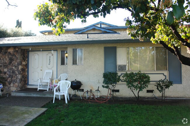 Primary Photo - 3820 Moorpark