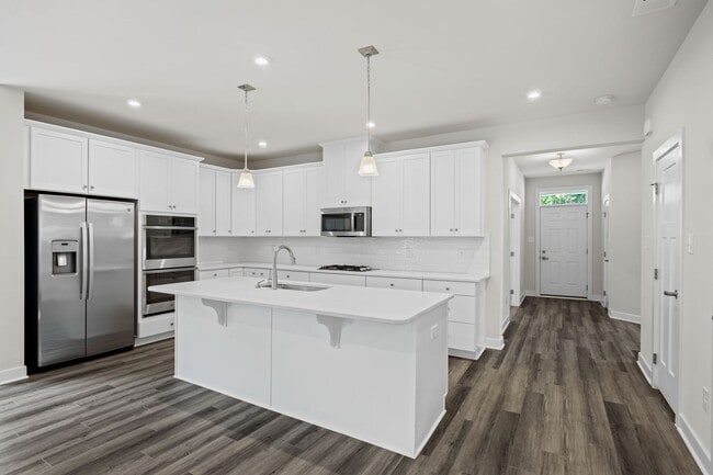 Building Photo - Beautiful 5 Bedroom Home with Attached In-...