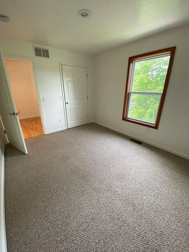 Building Photo - 506 W Wall St