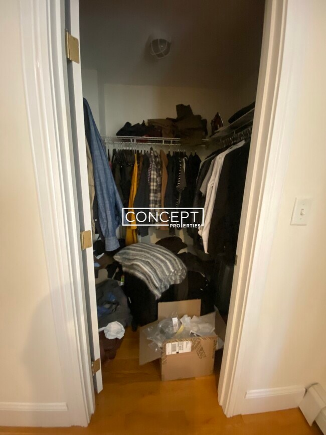 Building Photo - 10 Selkirk Rd