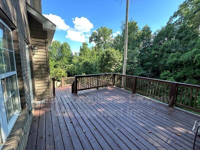 Building Photo - 4540 Pebble Lake Dr