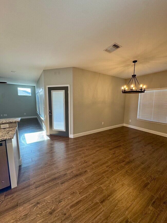 Building Photo - 124 Parkcrest