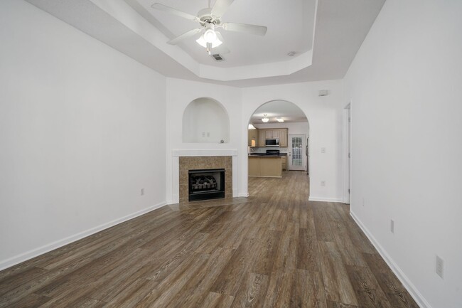 Building Photo - Charming and Newly Renovated 3 Bedroom 2 B...