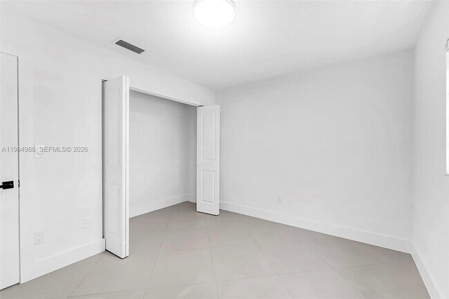 Building Photo - 11640 SW 99th Ct