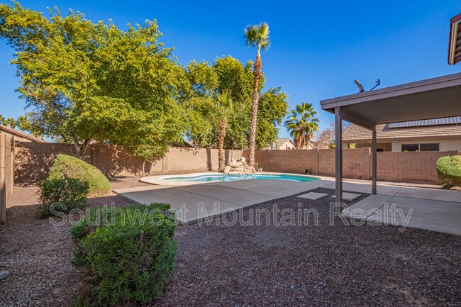 Building Photo - 42538 Sparks Ct