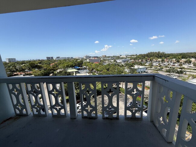 Building Photo - 13155 Ixora Ct