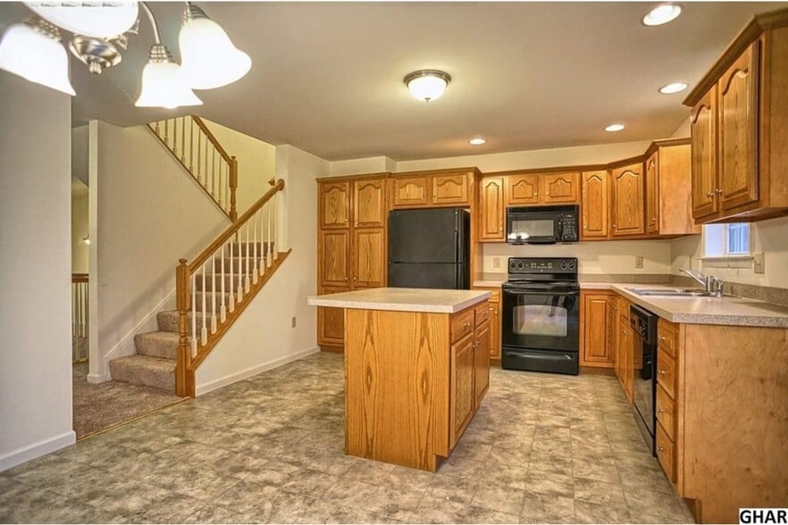 Building Photo - 479 Waterleaf Court