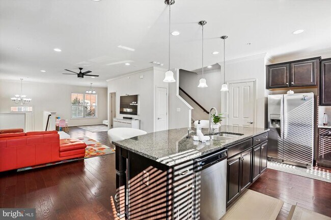 Building Photo - 13950 Estuary Dr