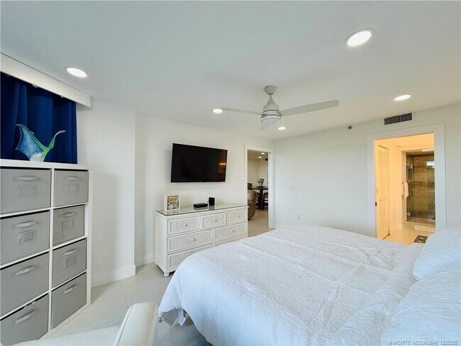 Building Photo - 8800 S Ocean Dr