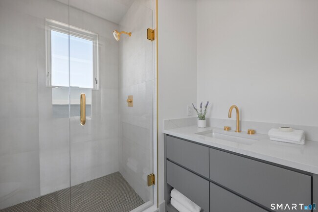 Building Photo - 14 Cockenoe Dr