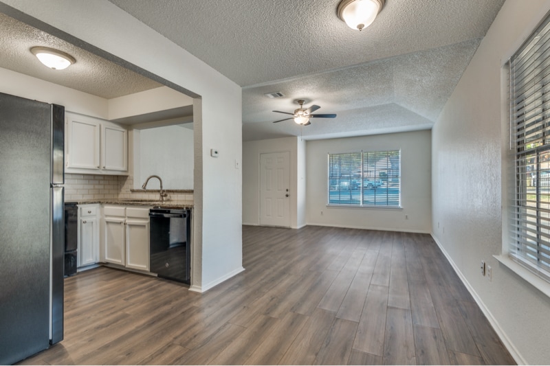 Building Photo - 1803 Cousins Ct