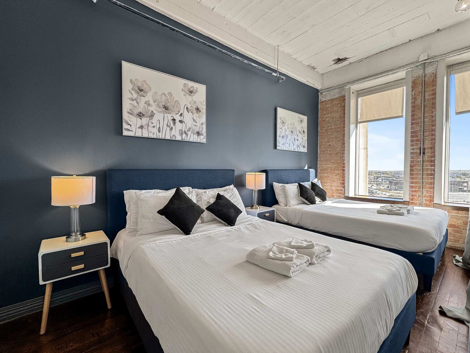 Building Photo - 555 Evergreen St