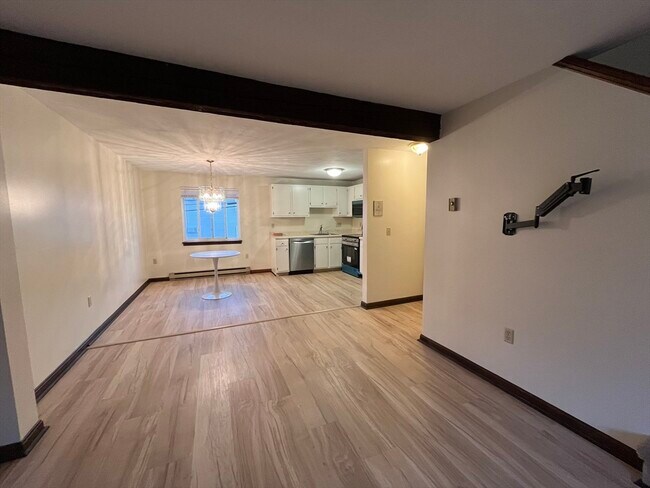 Building Photo - 53 Fairfield Park