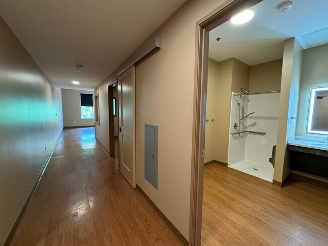 Building Photo - 83 Hanover St