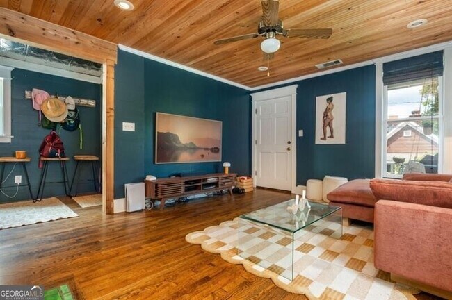 Building Photo - 154 Savannah St SE