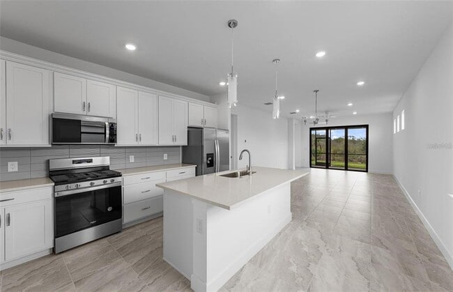 Building Photo - 18928 Indian Rock Pl