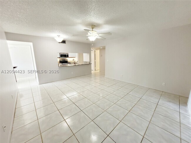 Building Photo - 7523 Greenlake Dr